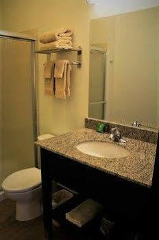 Watford City Inn At Hunters Run מראה חיצוני תמונה